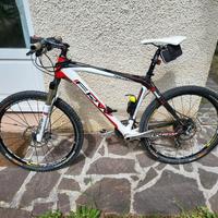 mtb in carbonio taglia M