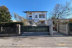 4 LOCALI A GATTATICO