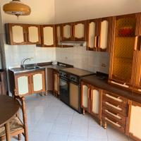 CUCINA in legno buone condizioni!!!