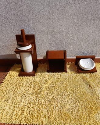 Set bagno in legno e ceramica