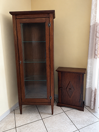 Vetrina in legno scuro + mobiletto portaliquori
