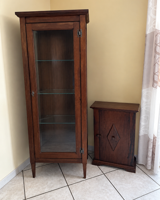 Vetrina in legno scuro + mobiletto portaliquori