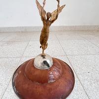 Scultura in bronzo “La liberta”