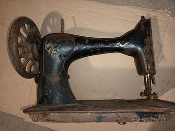 Antiche macchine per cucire Singer