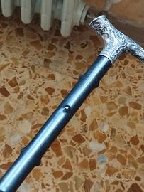 Bastone da passeggio stile Liberty con monogramma