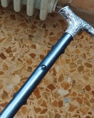 Bastone da passeggio stile Liberty con monogramma