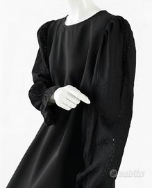 Abito lungo con balza e maniche a palloncino 