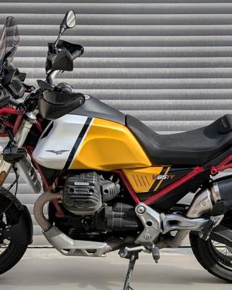 MOTO GUZZI V85 TT Evocative
