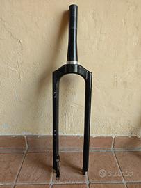 forcella MTB carbon