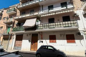 5 vani su 2 livelli zona Uditore