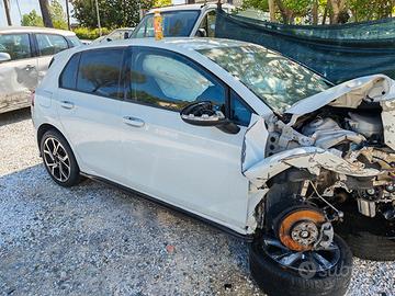 Golf 8 R line incidentata 