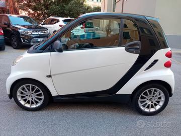 Smart ForTwo 1000 45 kW MHD coupé pure