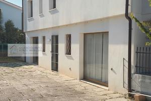 Locale direzionale con parcheggio privato