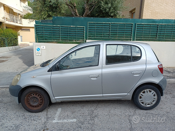 Toyota yaris 2002