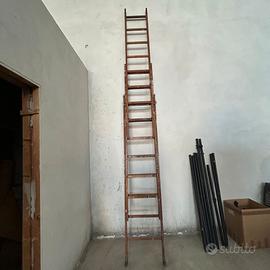 Scala in legno come da foto