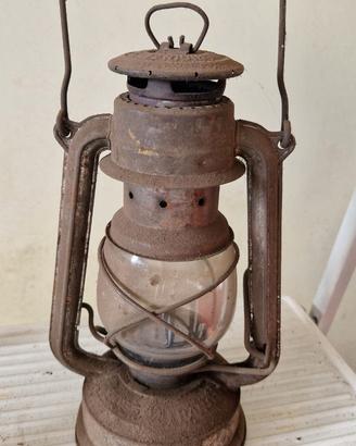 Lume a petrolio antico