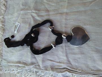 collana Vestopazzo con mega cuore col cartellino
