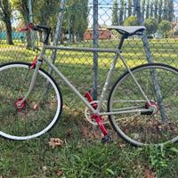 Bicicletta scatto fisso 2 marce
