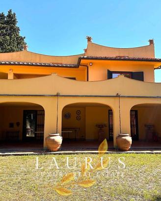 Villa di 300 m² con più di 5 locali a Impruneta