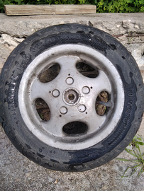 Ruota posteriore et4 150 cc del 2000,