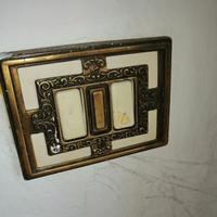 Cornici per interruttori luce