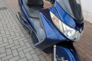 Suzuki Burgman 400 k4