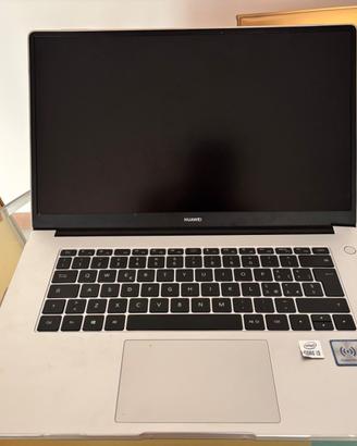 PC Portatile HUAWEI MateBook D15 con borsa e cover