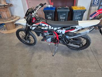 SWM 125 R