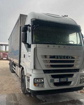 Iveco stralis 500 tre assi