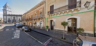 Cod.AB45 Bottega mq.105 adiacente Piazza Don Diego