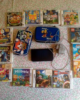 nintendo 3ds xl  con giochi, custodie e caricatore