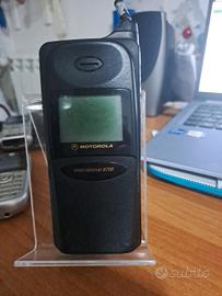 Motorola 8700 cellulare vintage 