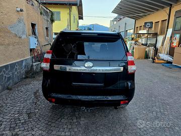 Toyota Landcruiser Prado