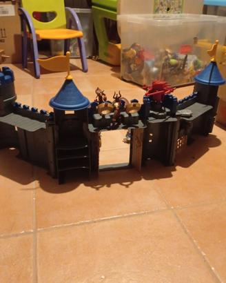 Castello giocattolo per bambini