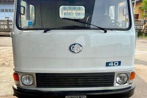 OM 40 autocarro Iveco epoca cassone