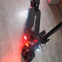 Monopattino elettrico 25 km/h 500w