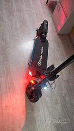 Monopattino elettrico 25 km/h 500w