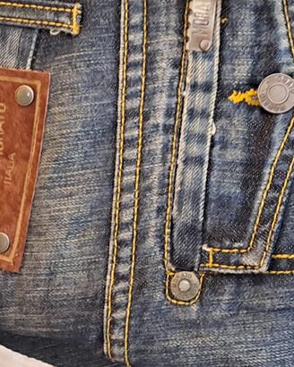 Fallimento vende 1500 capi di abbigliamento