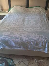 copriletto in pizzo bianco matrimoniale a mano
