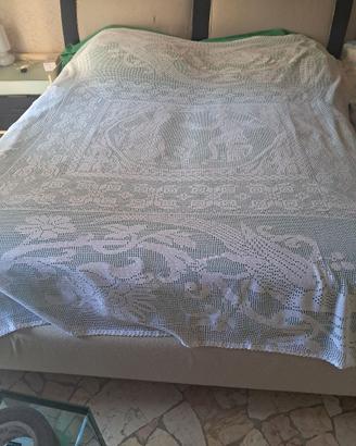 copriletto in pizzo bianco matrimoniale a mano