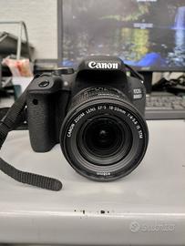 Canon 800D con obiettivo 18-55