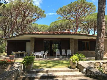 Villa a Roccamare