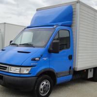 IVECO 35C17 con furgonata in alluminio