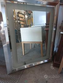 specchiera metallo con luce