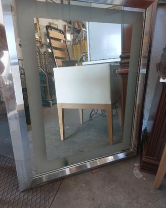 specchiera metallo con luce