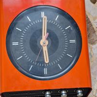 Orologio con radio vintage