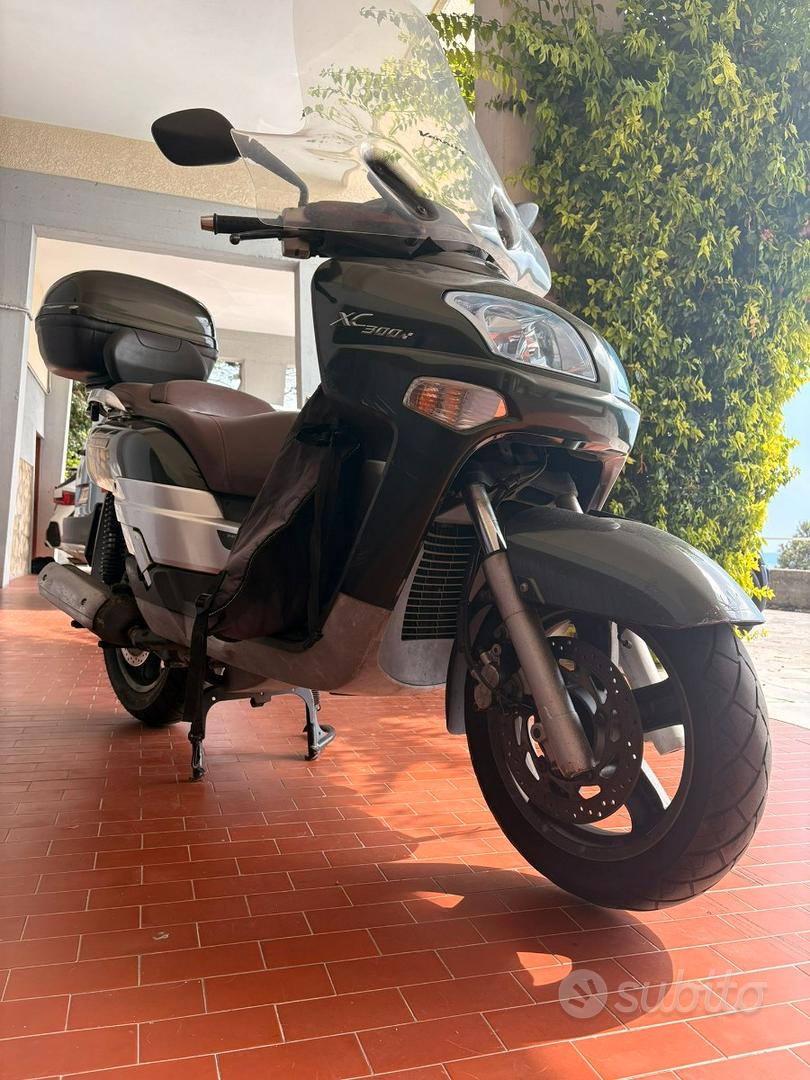 Motorcycles Scooter Yamaha Xc 300 Yamaha Majesty 2015 Gray In