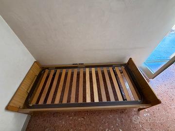 LETTO SINGOLO CON RETE A DOGHE