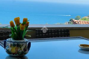 3 LOCALI A VIETRI SUL MARE