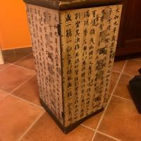Mobiletto vintagein stile orientale decorato